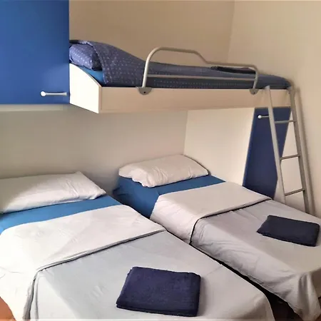 A Charming For 6 Persons With A Swimming Pool Appartamento *